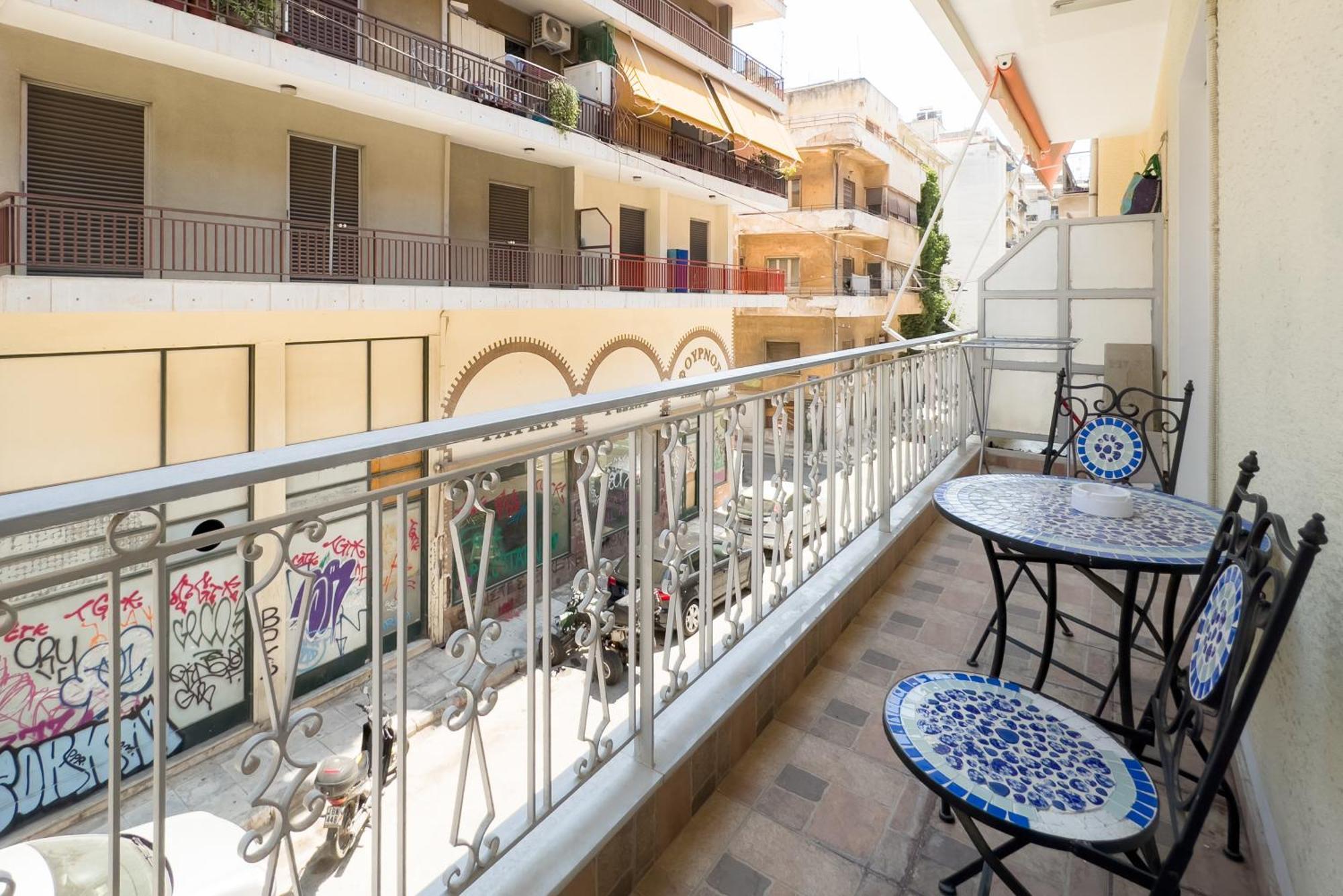 Urban Comfort Apt Near Downtown Афины Экстерьер фото